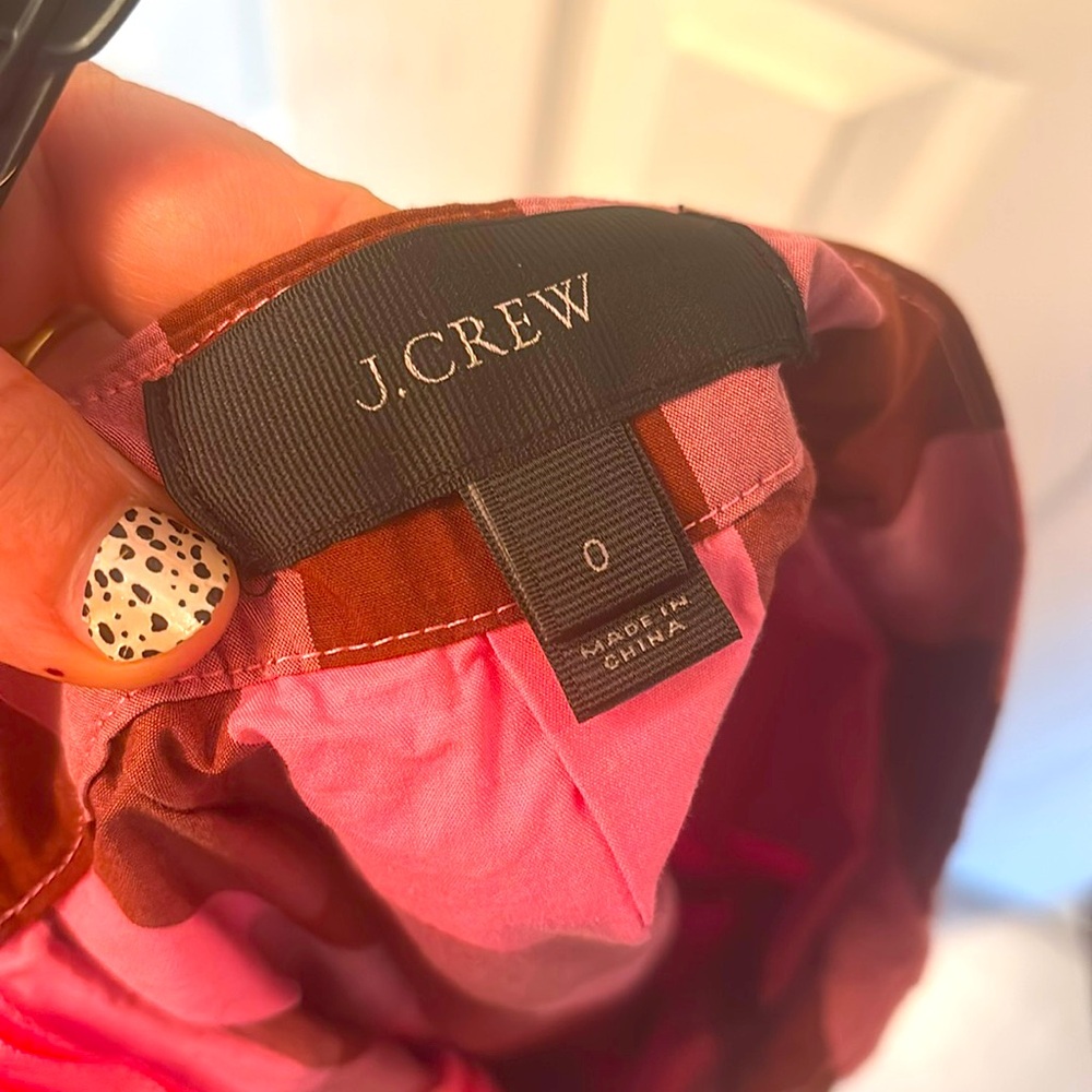 J crew skirt size zero with pockets. Has tie and short zipper in back